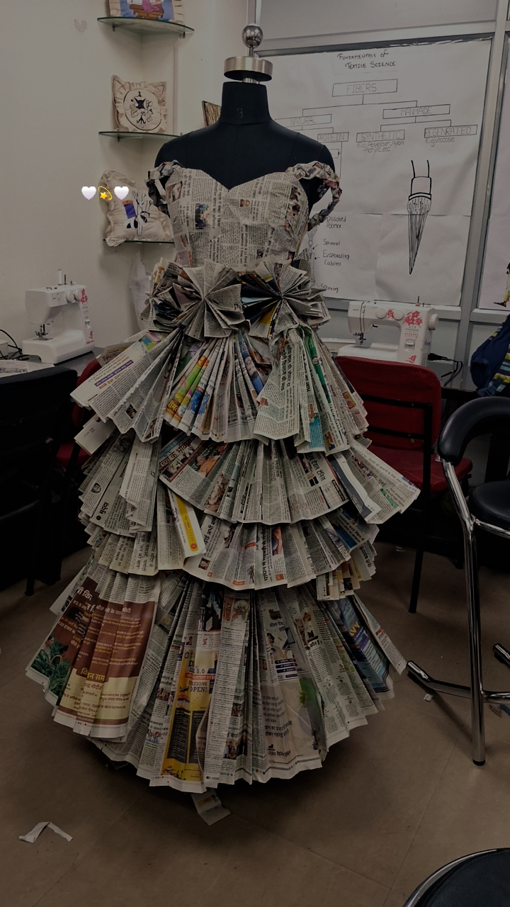 Newspaper Drapping Dress✨