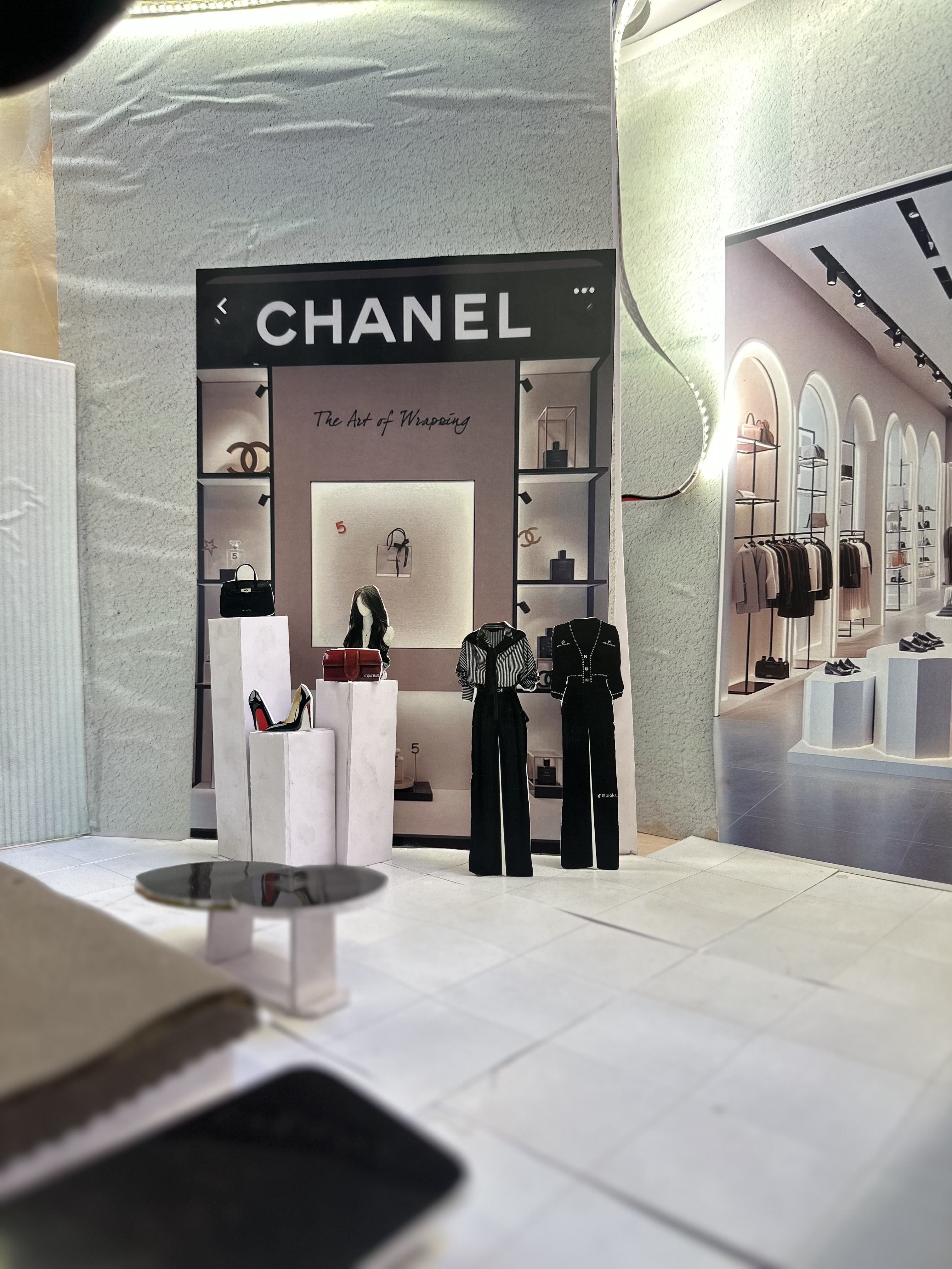 Chanel showroom modle